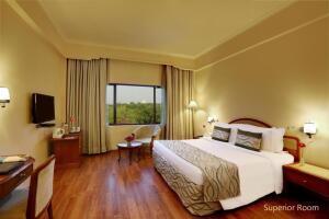 Agra_Clarks_Shiraz_hotel_superior_room