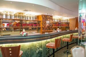 Amman_International_Hotel_bar