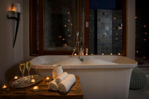 Arathusa-Safari-Lodge-Water-Facing-Bathroom-1