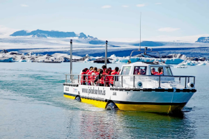 boat-tour-on-glacial-lagoon
