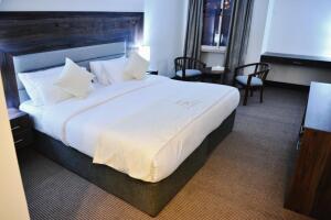 Castle_Petra_Hotel_Camera