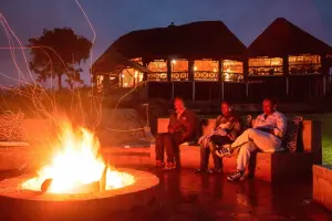 Crater Safari Lodge, Boma