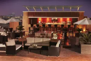 Media Rotana, cocktail bar sul tetto