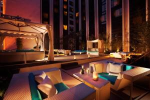 Hong_kong_hotel_Regal_Kowloon_outdoor