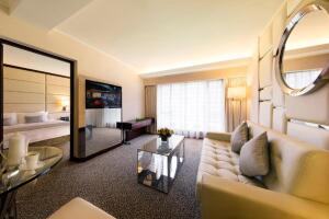 Hong_kong_hotel_Regal_Kowloon_suite_executive