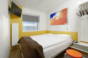 Hotel-Cabin-Standard-room-1920
