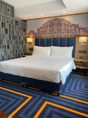 Jaipur_Holiday_Inn_Express_double_room