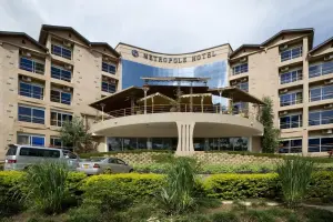Kampala_Metropolitan_Hotel_exterior2