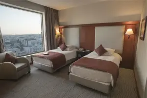 Amman Kempi camera twin