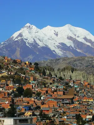 La Paz, vista della città e delle Ande
