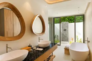 Meyyafushi_Beach-Pool-Vill