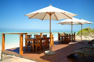 Mikea Lodge, Ristorante