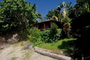 natiora green lodge, esterno villa