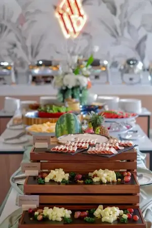 Niranapa_Boutique_Resort_breakfast