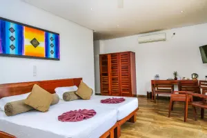 Oak_Ray_Regency_double_room