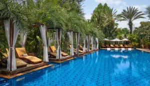 Palace-Gate-Hotel-pool