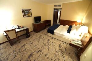 paradise_hotel