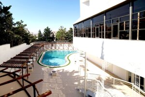 paradise_hotel_2