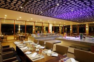 Passikudah_amaya_beach_restaurant