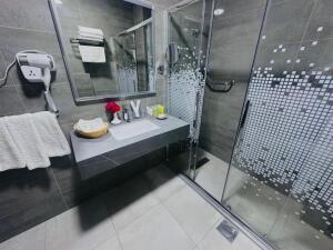 Petra_Castle_Hotel_bagno