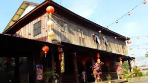 Siniawan Heritage, esterni