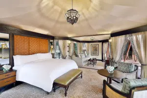 The_ritz_carlton_ras_al_khaimah_bedroom_1