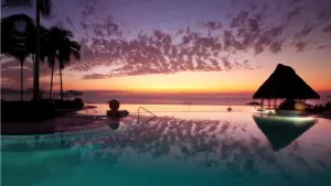 The_Royal_Sands_poolatsunset
