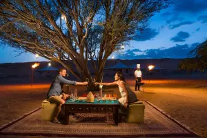 Wahiba_Sands_-_Desert_Nights_Camp_dinner