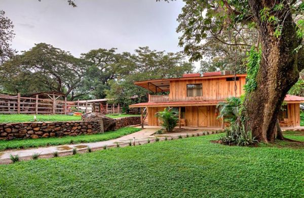 CostaRicaHacienda_guachipelin_rooms12-06202f1ee58a5e111c1ad93394ac9263