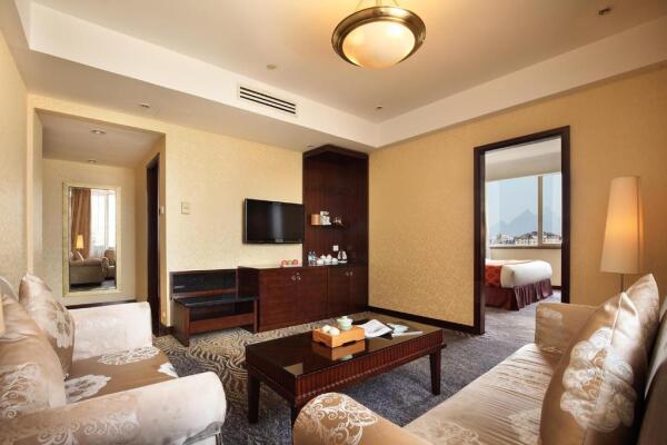 Guilin_Lijiang_Waterfall_Hotel_2