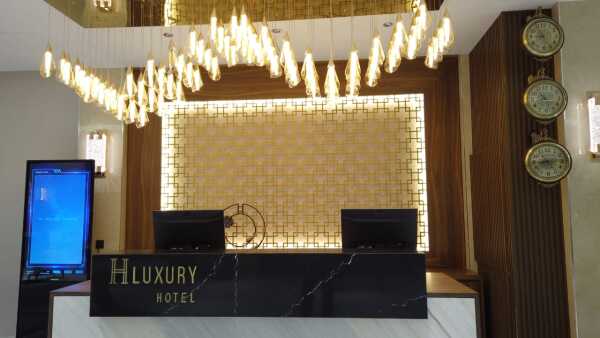 h_luxury_slider