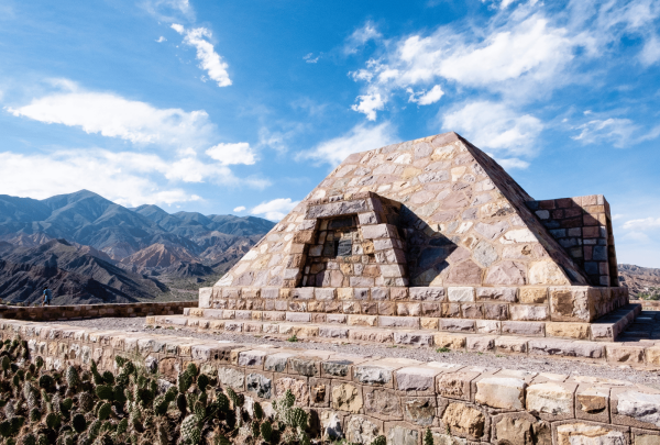piramidi_di_Pucar___cusco_