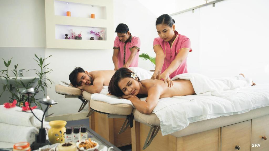Agra_Clarks_Shiraz_hotel_spa