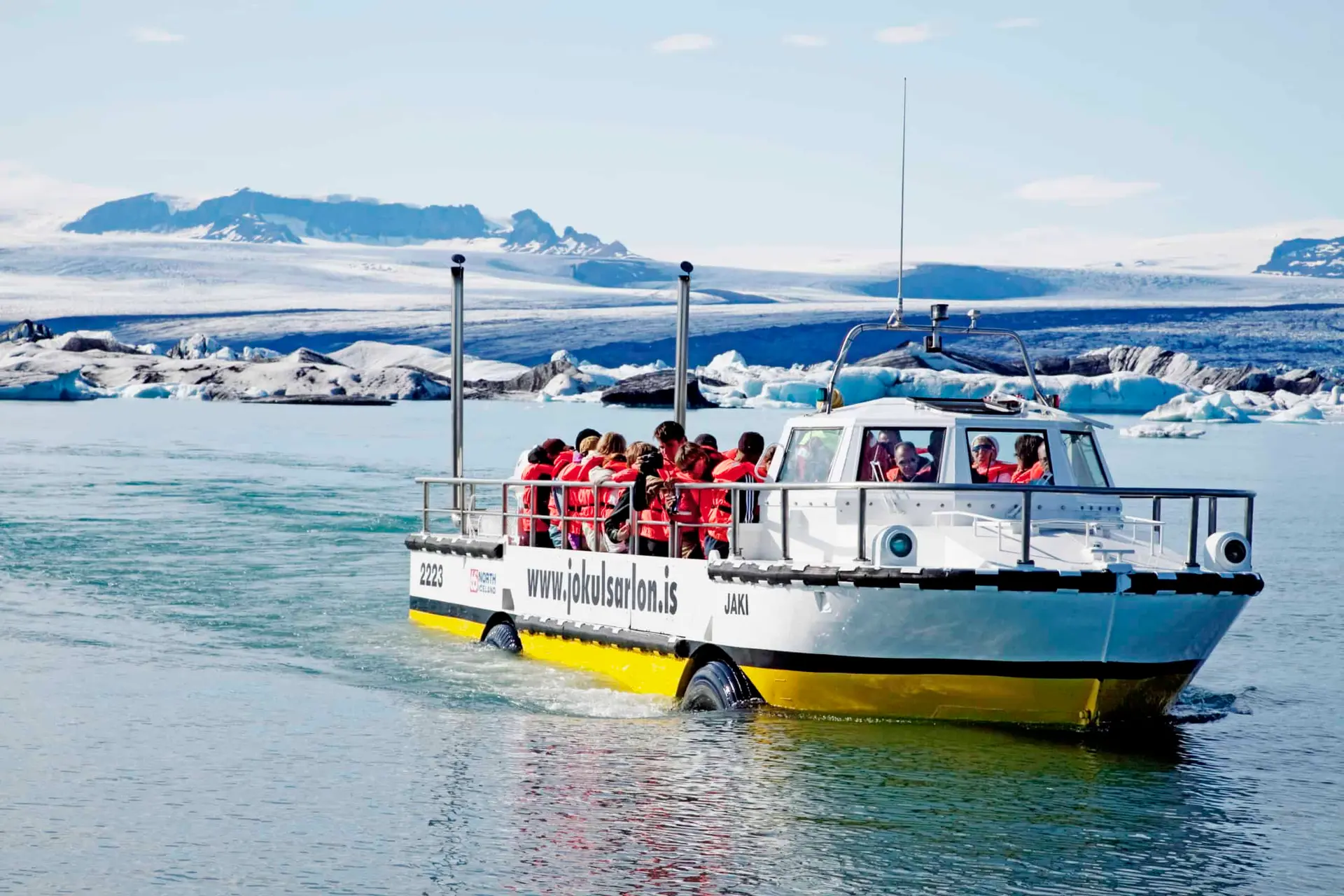boat-tour-on-glacial-lagoon