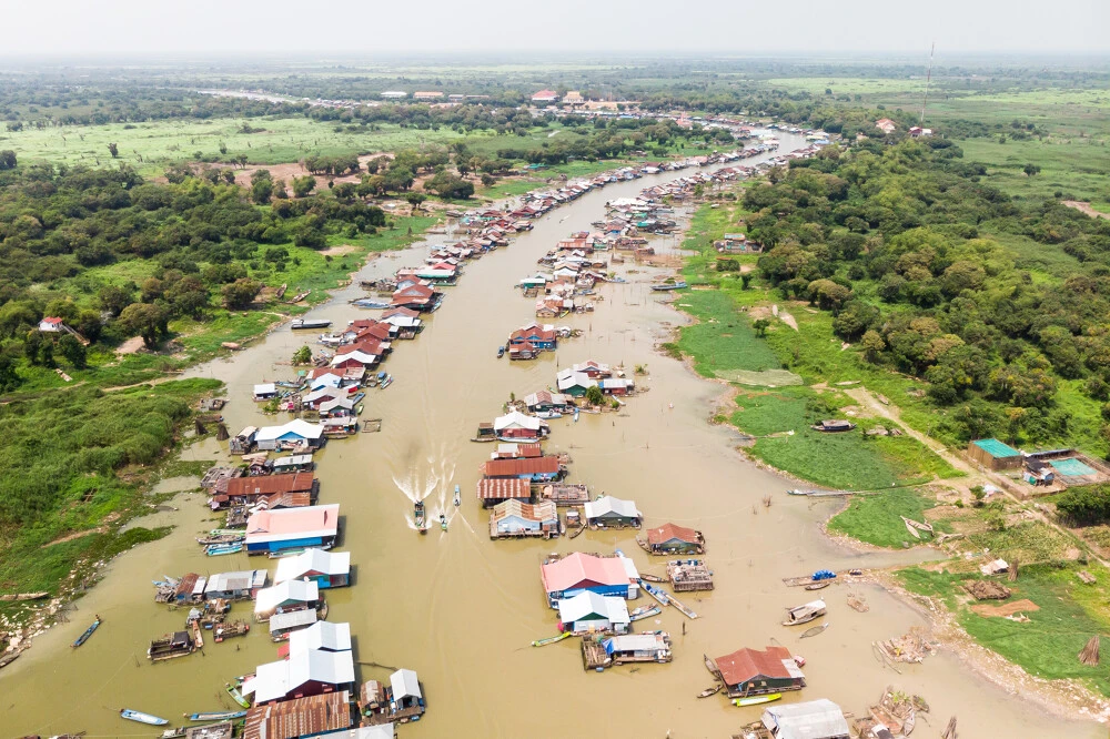 Easia_Travel_Siem_Reap_-_Tonle_Sap_Floating_House_Experience_CAMBODIA_-_SIEM_REAP_-_Tonle_Sap_Floating_House_Experience-1000px