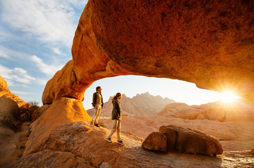 Family_in_Spitzkoppe_png