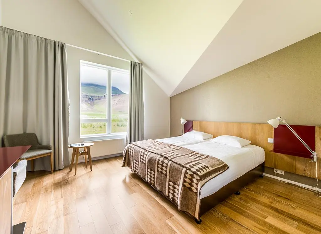 Fosshotel Vatnajokull, camera doppia con letti singoli vista montagna