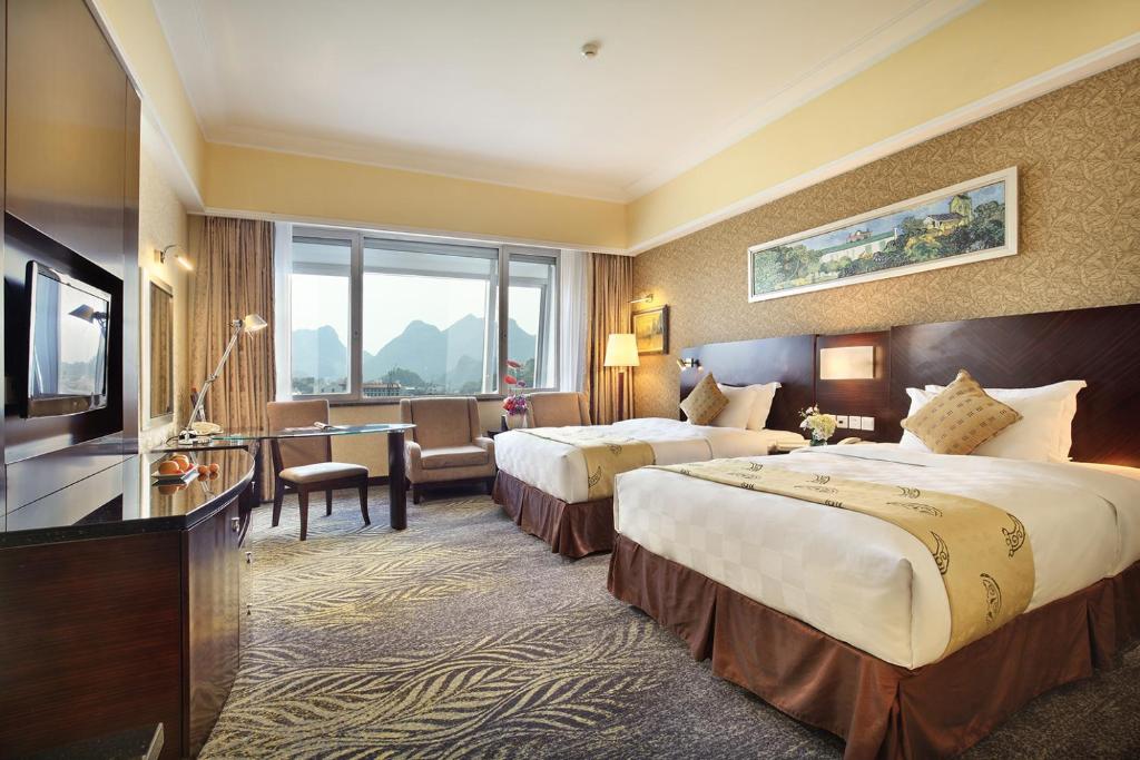 Guilin_Lijiang_Waterfall_Hotel