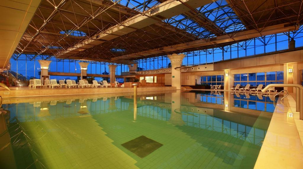 Guilin_Lijiang_Waterfall_Hotel_3