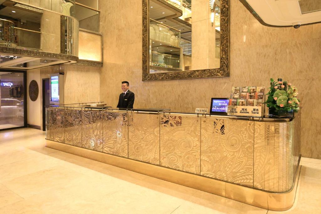 Hong_kong_hotel_Regal_Kowloon_reception