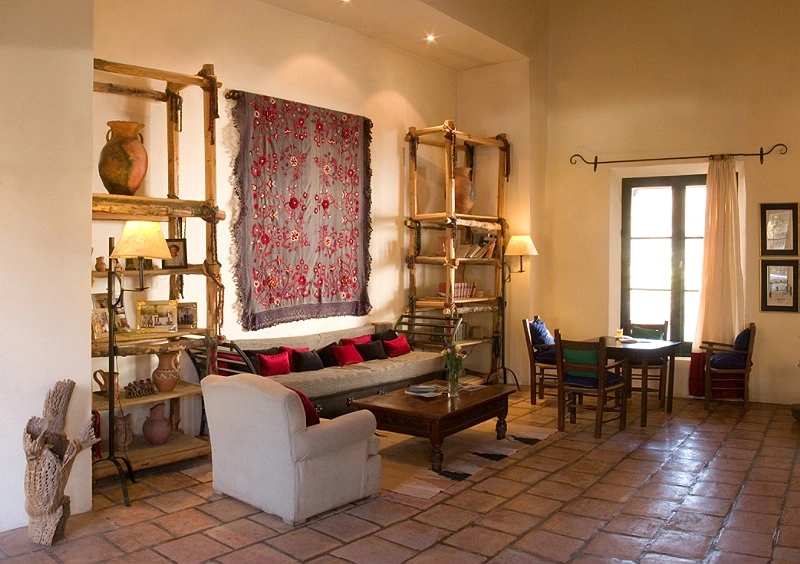 Hotel El Manantial del silencio, Biblioteca