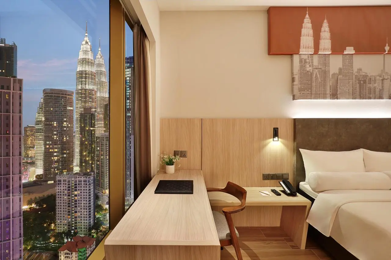 ibis_klcc_v_ista