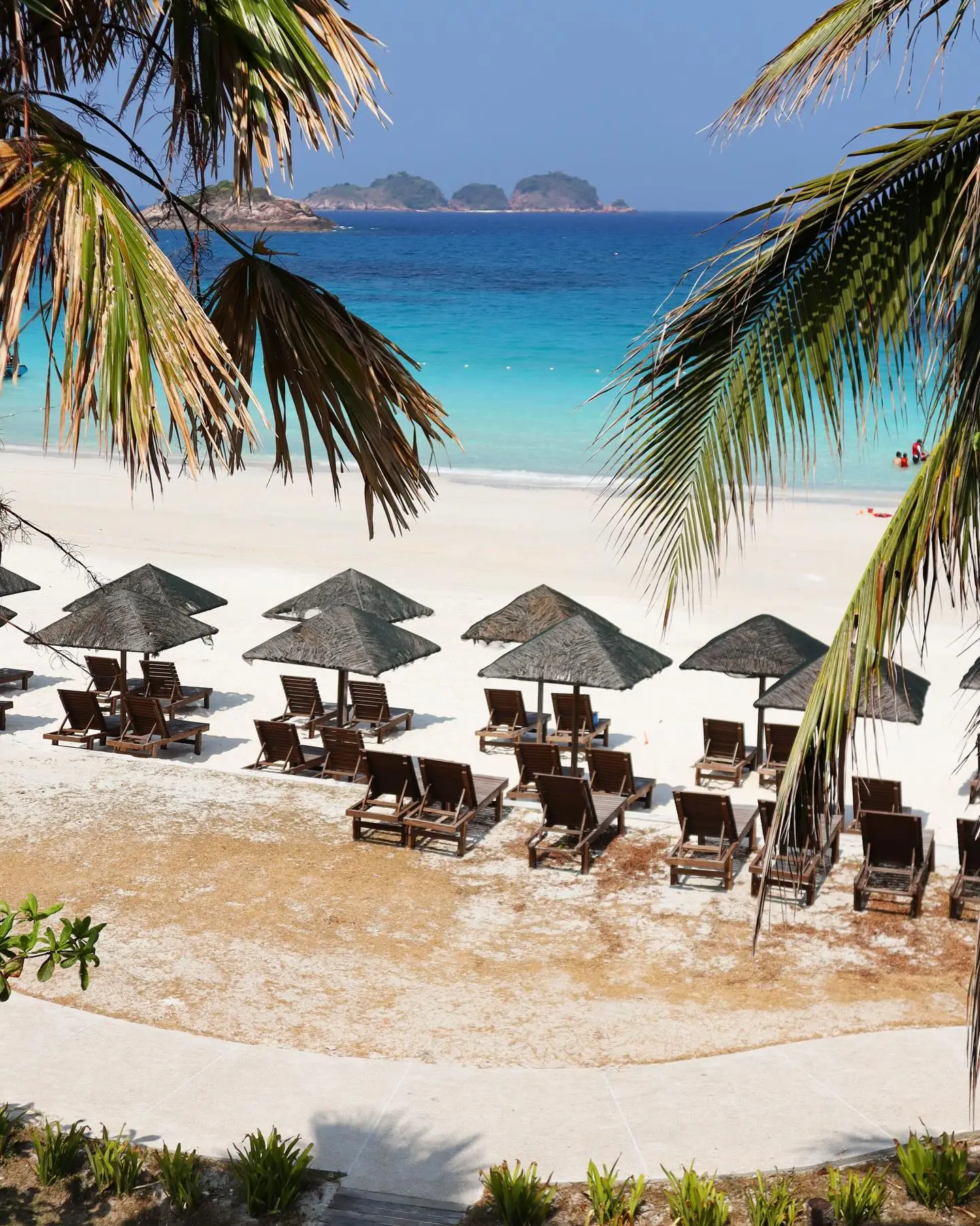 Laguna_Redang_Island_Resort_beach