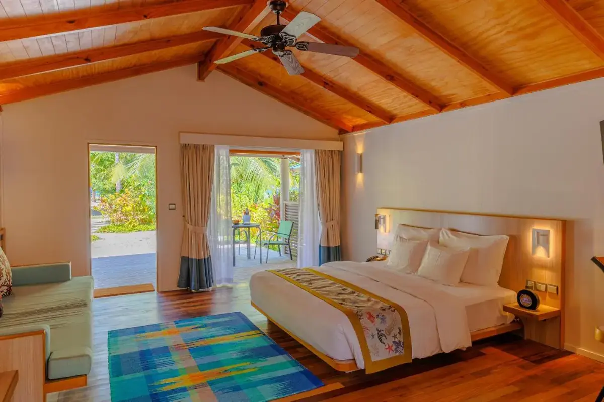 Meeru_Maldives_Resort_Island_1