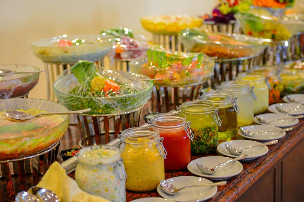 Petra_Castle_Hotel_buffet