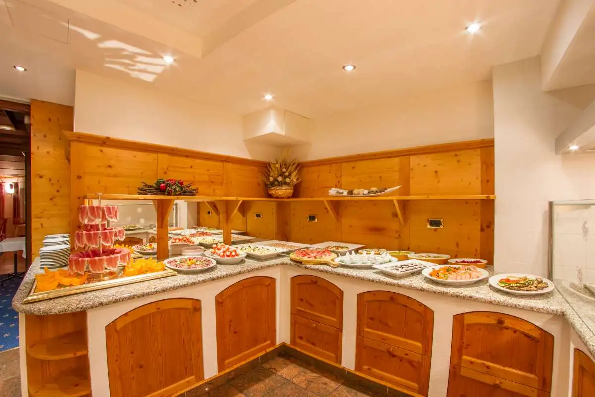 Santa_Cristina_-_Diamant_Spa_Resort_buffet