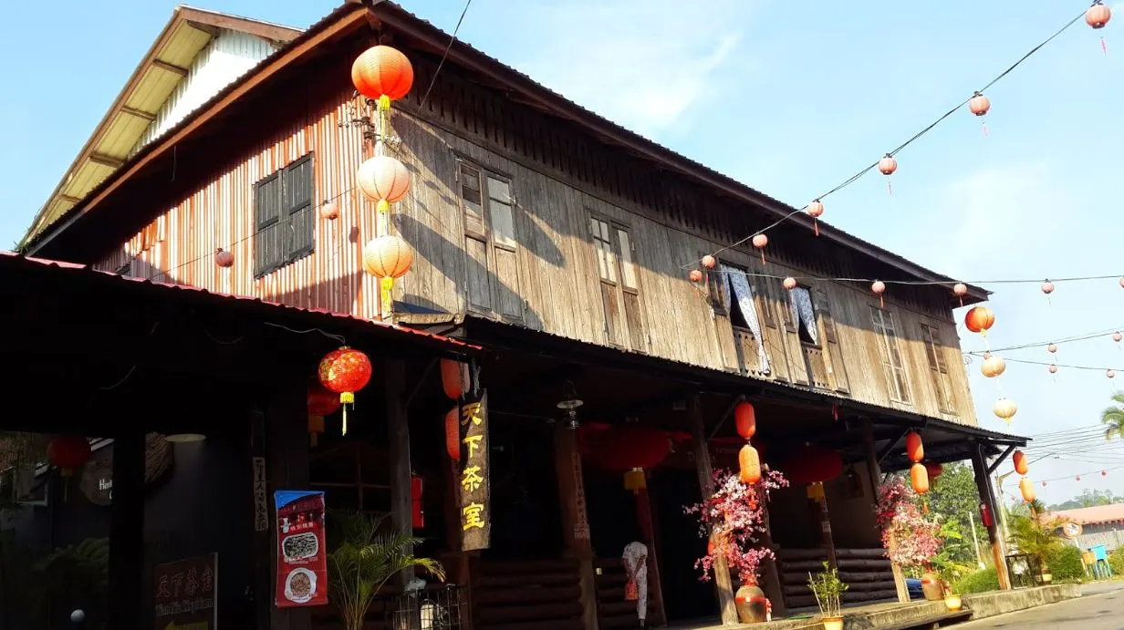 Siniawan Heritage, esterni