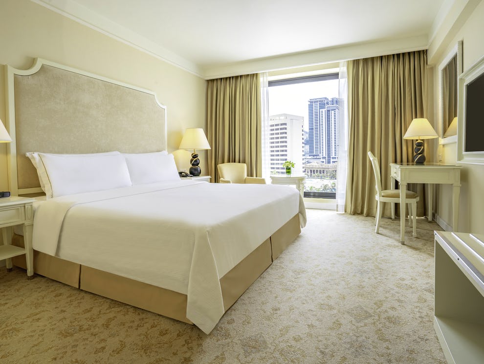 The_Kingsbury_Colombo_deluxe_room