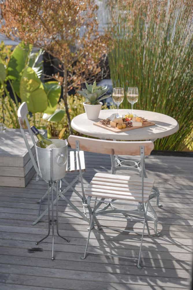 The_Turbine_Hotel-tablewine